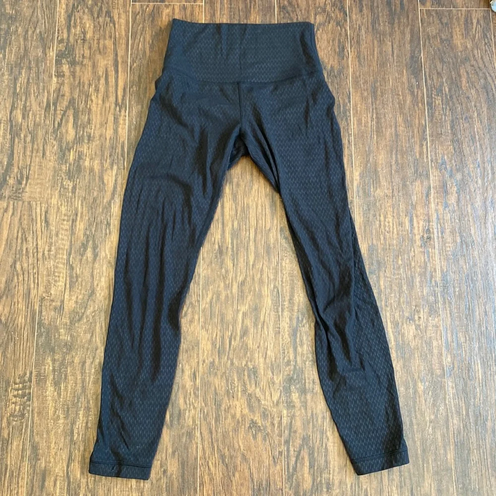 Lululemon align black subtle pattern 25” - Picture 2 of 9